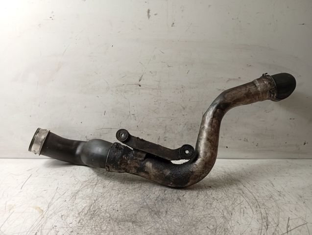 Mangueira (cano derivado) inferior de intercooler 038131111 VAG