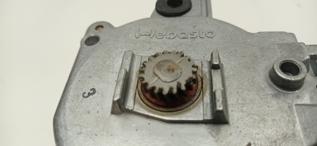 MERCEDES 0390200001 Мотор привода люка в наличии Каменское