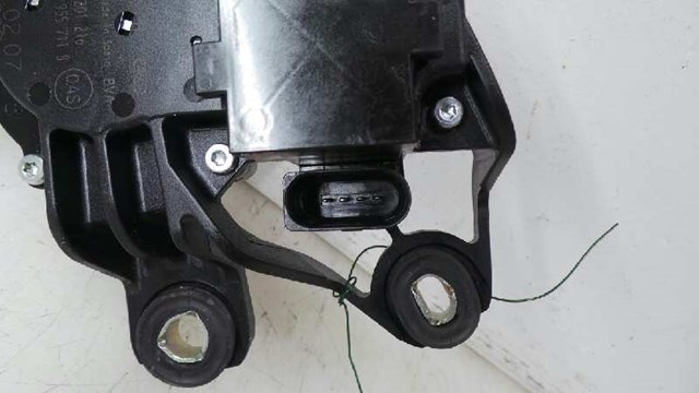VAG 0390201216 Моторчик заднего дворника в наличии Полтава