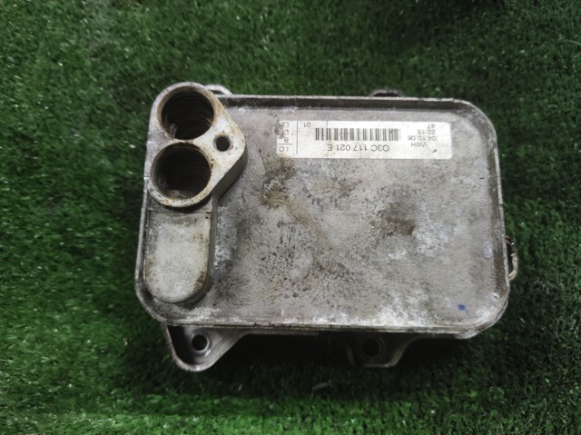 Resfriador de óleo do motor para volkswagen golf v (1k1) (2003-2008) 03c117021e