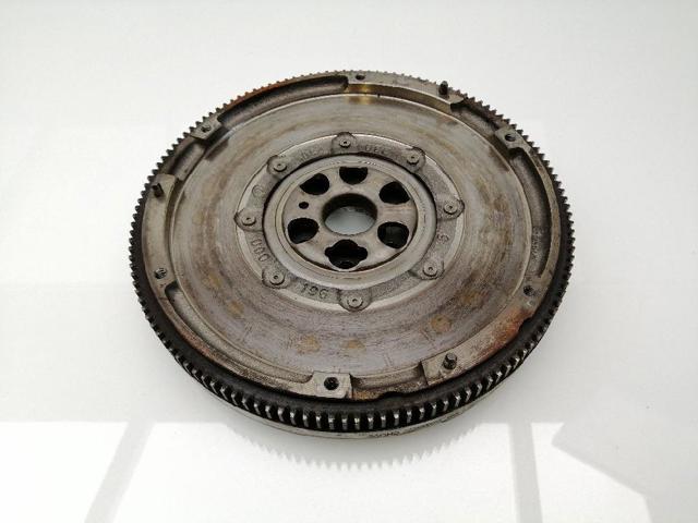 03L105266E Маховик двигателя купить Ирпень