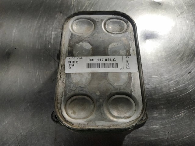 Resfriador de óleo de motor para Volkswagen Tiguan (5N2) País 4motion Bluemotion / 04.11 - 12.15 CFFB 03L117021C