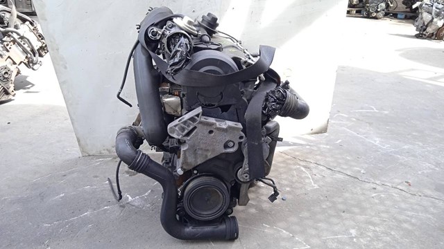 Resfriador de óleo do motor para volkswagen passat sedan (3c2) advance / 11.05 - 12.09 045115389J