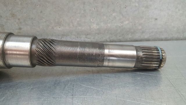 04668952AF CHRYSLER Полуось (привод) передняя правая купить в Киев