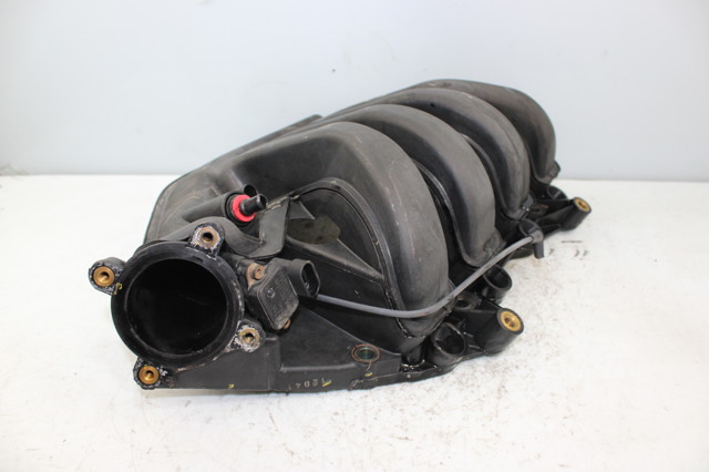 BMW 04777846AE Коллектор впускной в наличии Ужгород