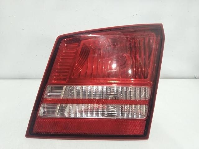 CHRYSLER 04806368AF Фонарь задний правый внутренний в наличии Винница