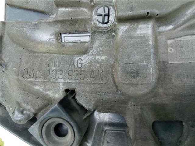 04L103925AN VAG Крышка двигателя купить в Харьков