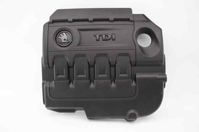 VAG 04L103925N Крышка двигателя в наличии Чернигов