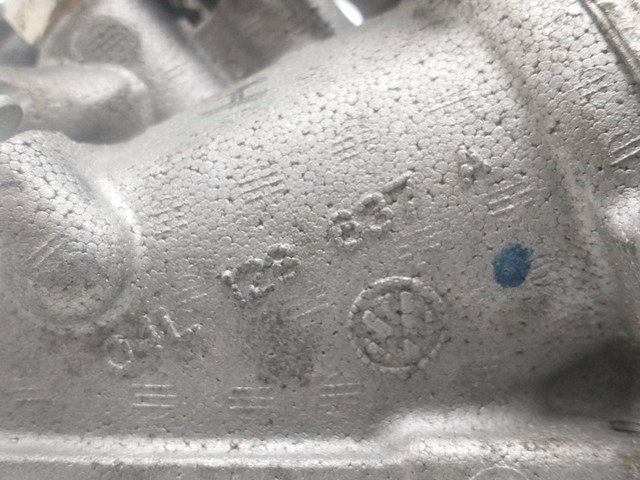 04L128637A VAG Патрубок дроссельной заслонки купить в Ужгород