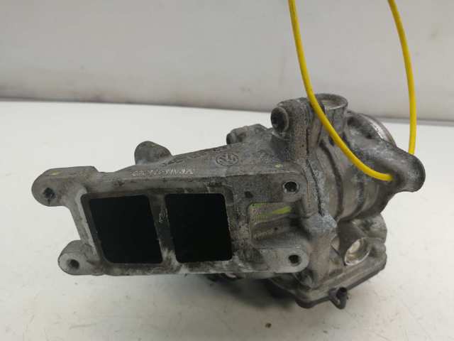 04L128637A VAG Патрубок дроссельной заслонки купить в Украина