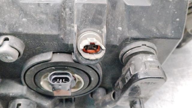 05067788AA CHRYSLER Фара правая купить в Николаев