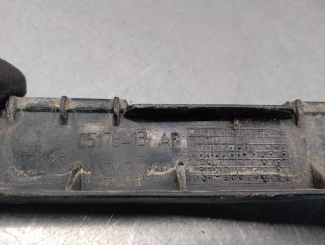 Consola esquerda do pára-choque traseiro 05178413AF Fiat/Alfa/Lancia