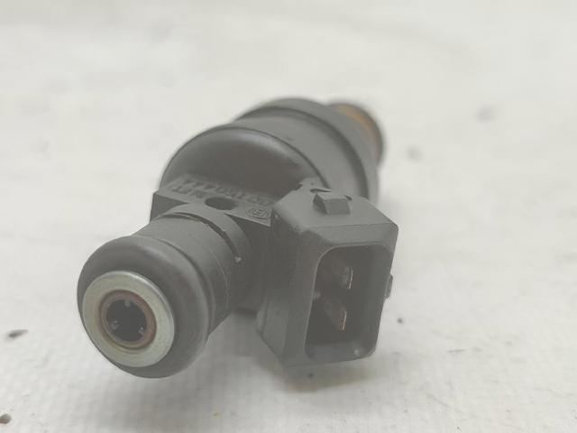 VAG 058133551A Форсунка впрыска топлива в наличии Киев