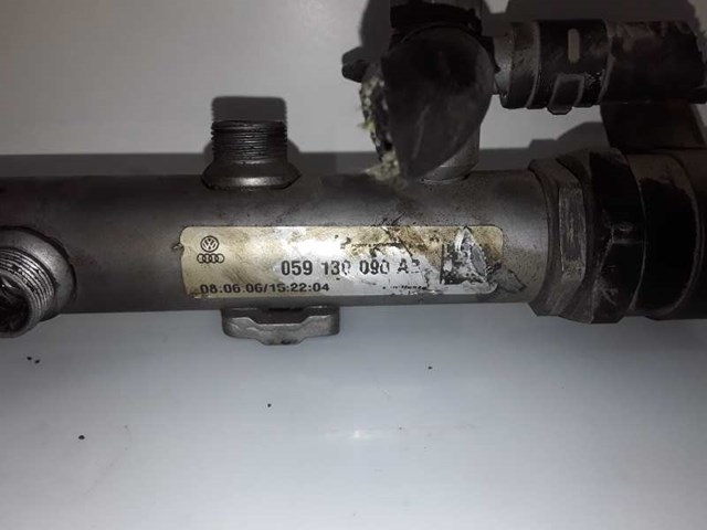 VAG 059130090AB Распределитель топлива (рампа) правый в наличии Ужгород
