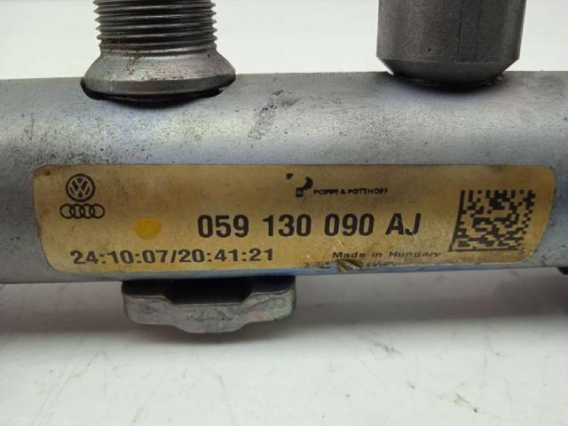 059130090AJ VAG Распределитель топлива (рампа) правый купить в Украина