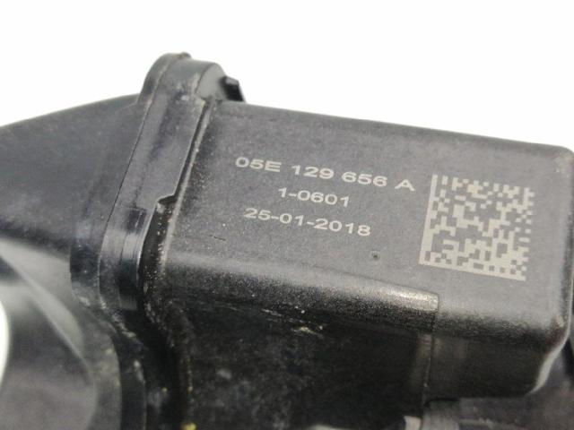 05E129656A Патрубок воздушный, вход в турбину (наддув) купить Украина