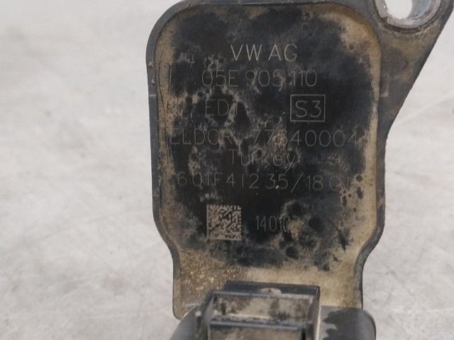 Bobina de ignição 05E905110 VAG