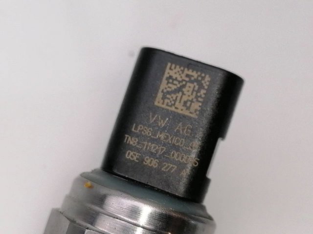 VAG 05E906277A Датчик давления масла в наличии Павлоград