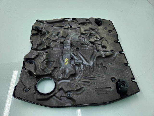 VAG 05L103925D Крышка мотора декоративная в наличии Николаев