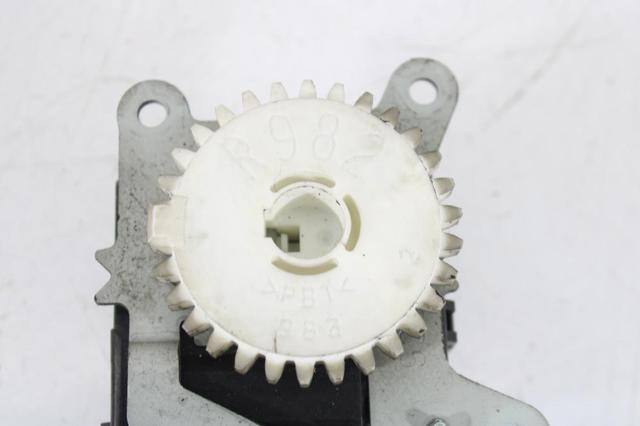 TOYOTA 0638001100 в наличии Харьков