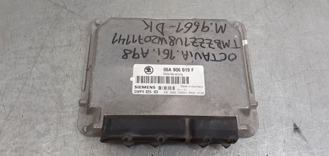 VAG 06A906019F Блок управления двигателем в наличии Ровно