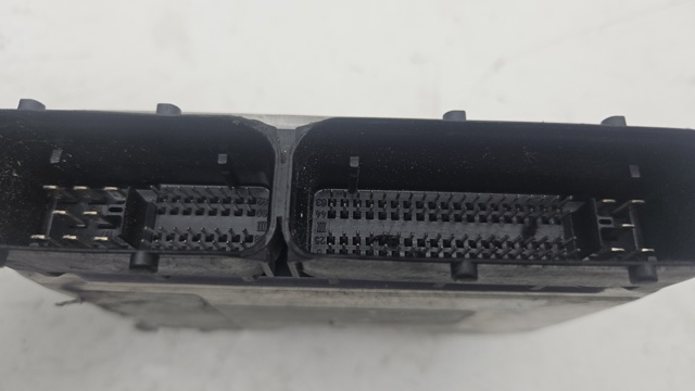 VAG 06A906032QK Блок управления двигателем в наличии Ровно