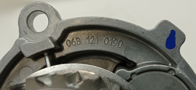 VAG 06B121011H Помпа в наличии Николаев