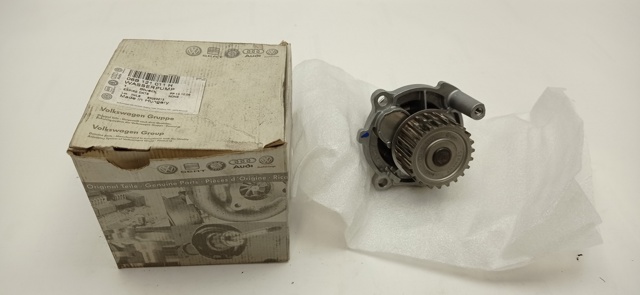 Bomba de água (bomba) de esfriamento 06B121011H VAG