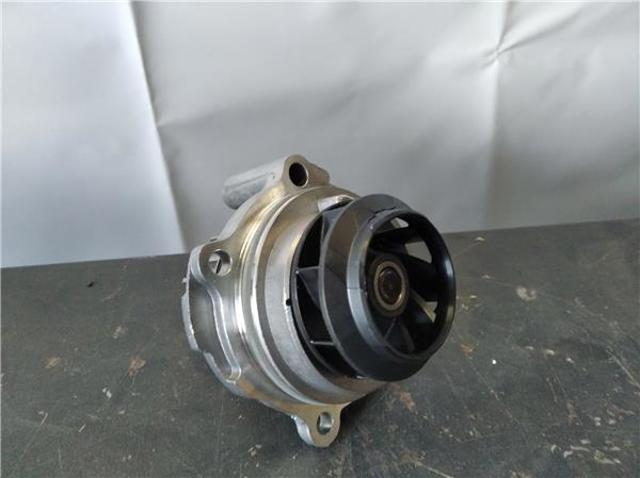 Bomba de água (bomba) de esfriamento 06B121011N VAG