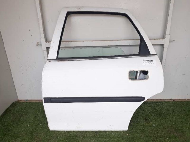 Porta traseira esquerda 09153659 Opel