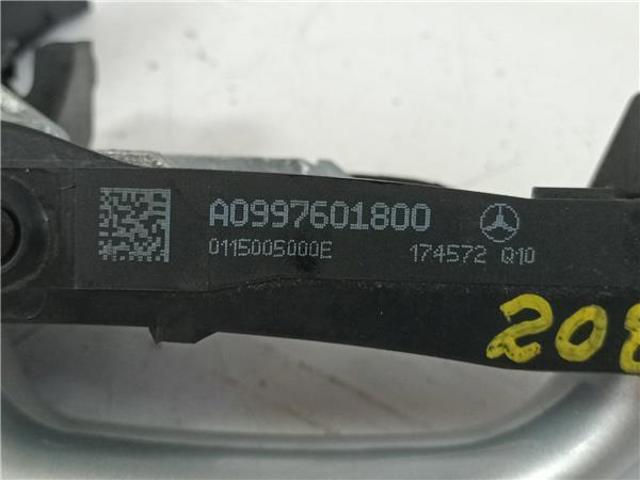 MERCEDES 0997601800 Держатель наружной ручки двери передней правой в наличии Николаев