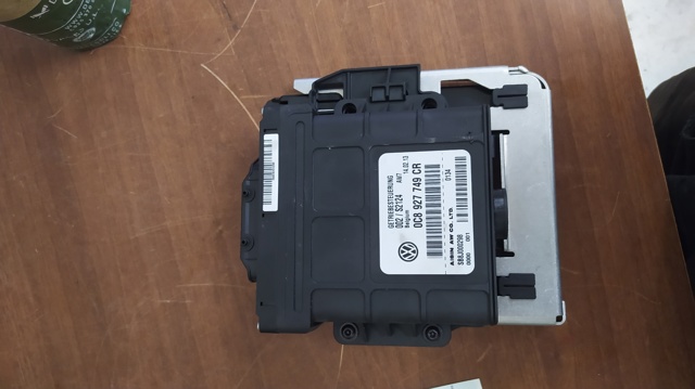 PORSCHE 0C8927749 в наличии Киев