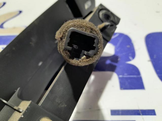 Sinal de parada traseiro adicional KIA Carens 1 FJ