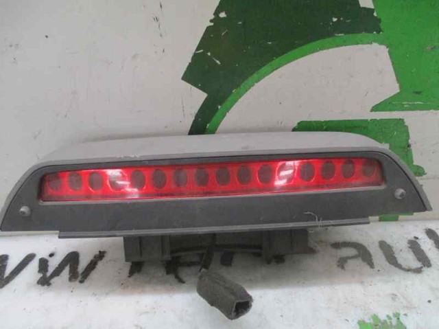 Sinal de parada traseiro adicional 0K2FB5158044 Hyundai/Kia