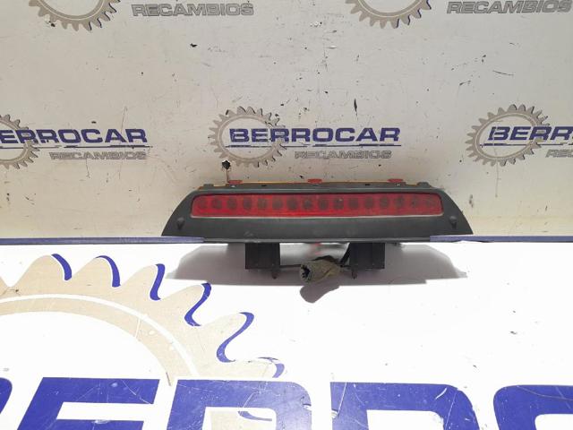 Sinal de parada traseiro adicional KIA Carens 1 FJ