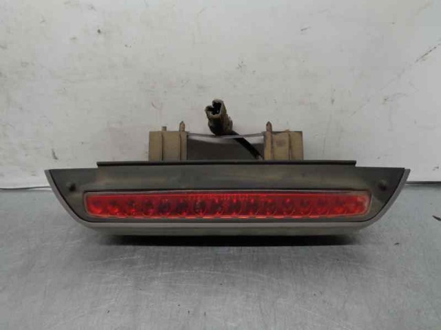 Sinal de parada traseiro adicional 0K2FB5158044 Hyundai/Kia