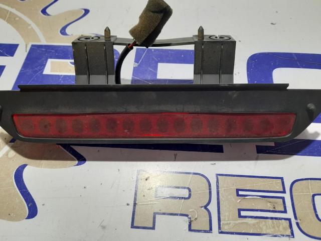 Sinal de parada traseiro adicional KIA Carens 1 FJ