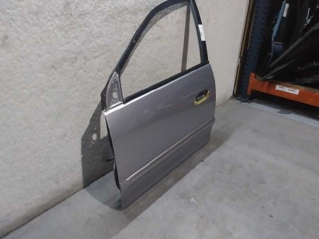Porta dianteira esquerda KIA Carens 1 FJ