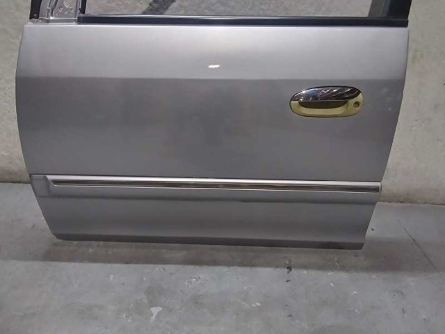 Porta dianteira esquerda KIA Carens 1 FJ