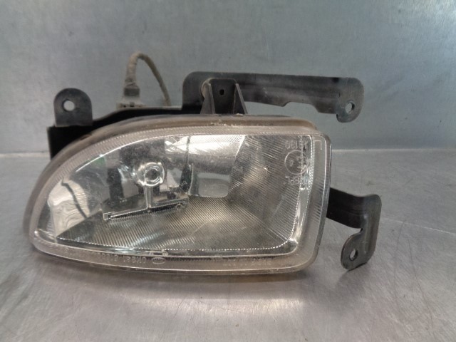 Luzes de nevoeiro esquerdas 0K2S151520 Hyundai/Kia