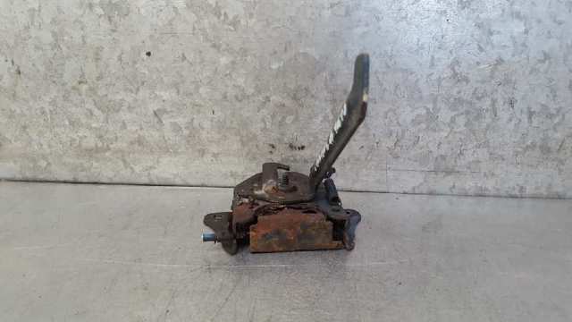 Fecho da capota KIA Carnival 2 GQ