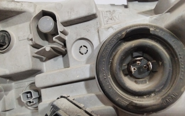 SUZUKI 10059076 Левая фара в наличии Днепр