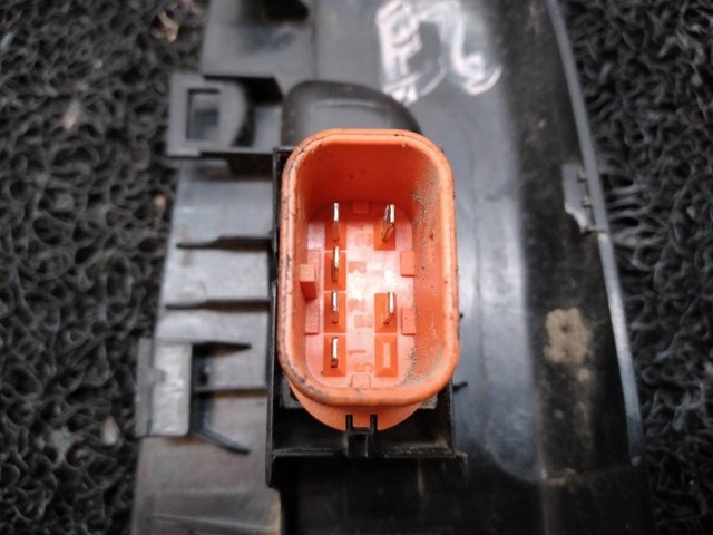 FORD 10073908 Кнопка включения мотора стеклоподъемника передняя правая в наличии Ирпень