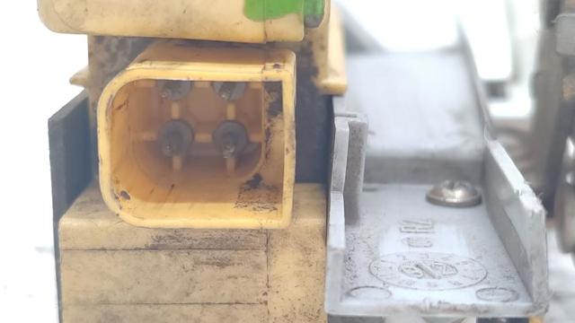 FORD 1043278 Замок передней правой двери в наличии Николаев