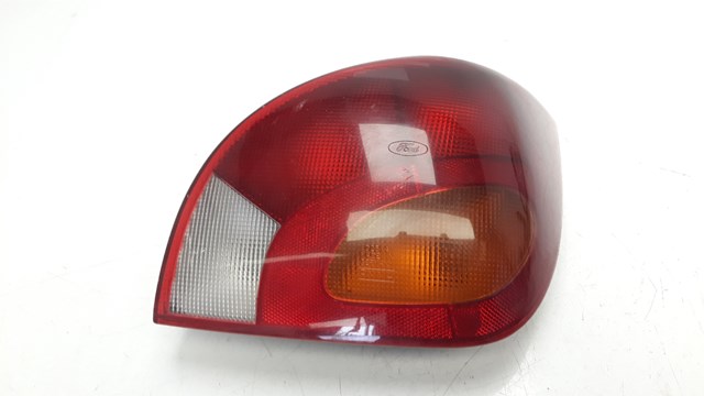 Luz traseira direita para Ford Fiesta IV 1.8 D D/RTJ 1044154