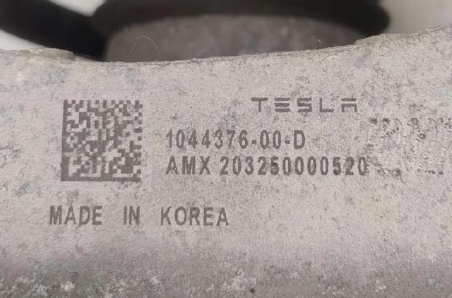 TESLA 104436804B Амортизатор передний правый в наличии Львов
