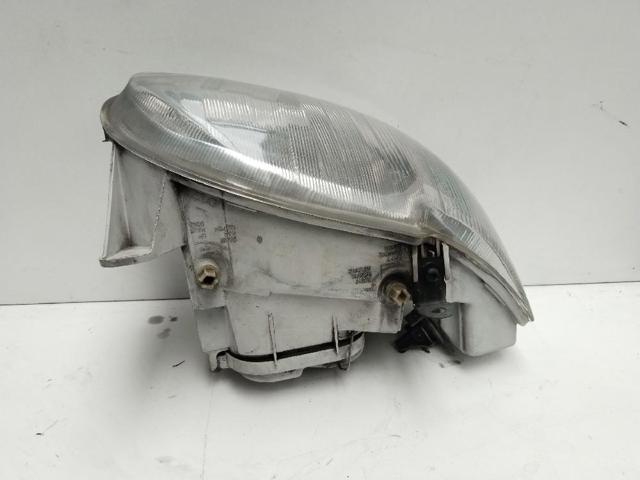 1046865 FORD Правая фара купить в Киев