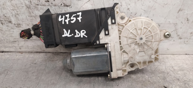 Motor regulador do vidro dianteiro direito para SEAT Leon 1.9 TDI ALH 105415301
