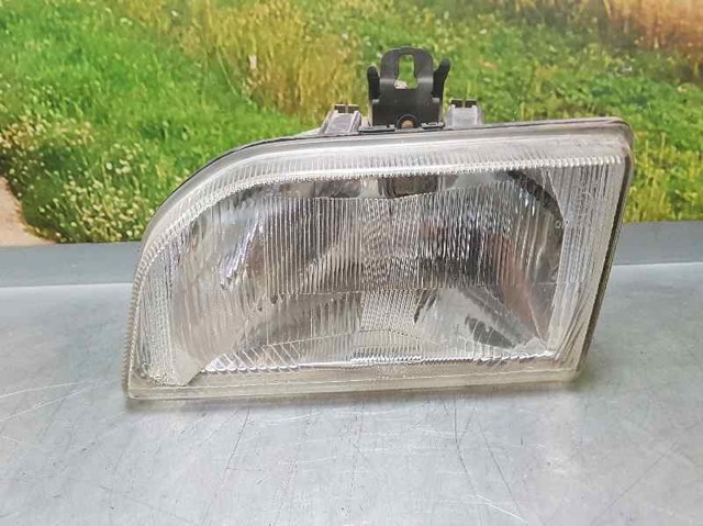 FORD 1062430 Фара левая в наличии Чернигов