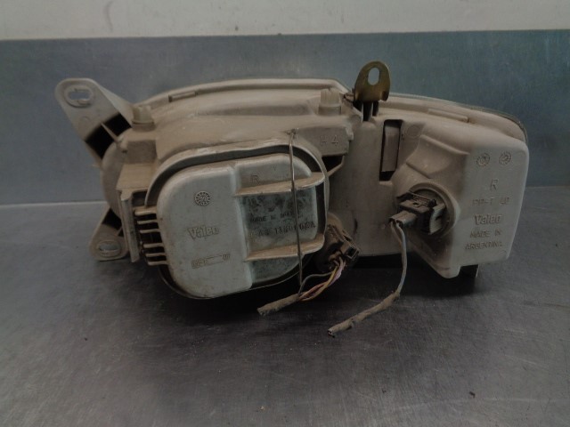 FORD 1076554 Правая фара в наличии Львов